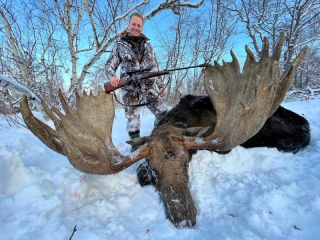CHASSE DE L’ÉLAN GÉANT 